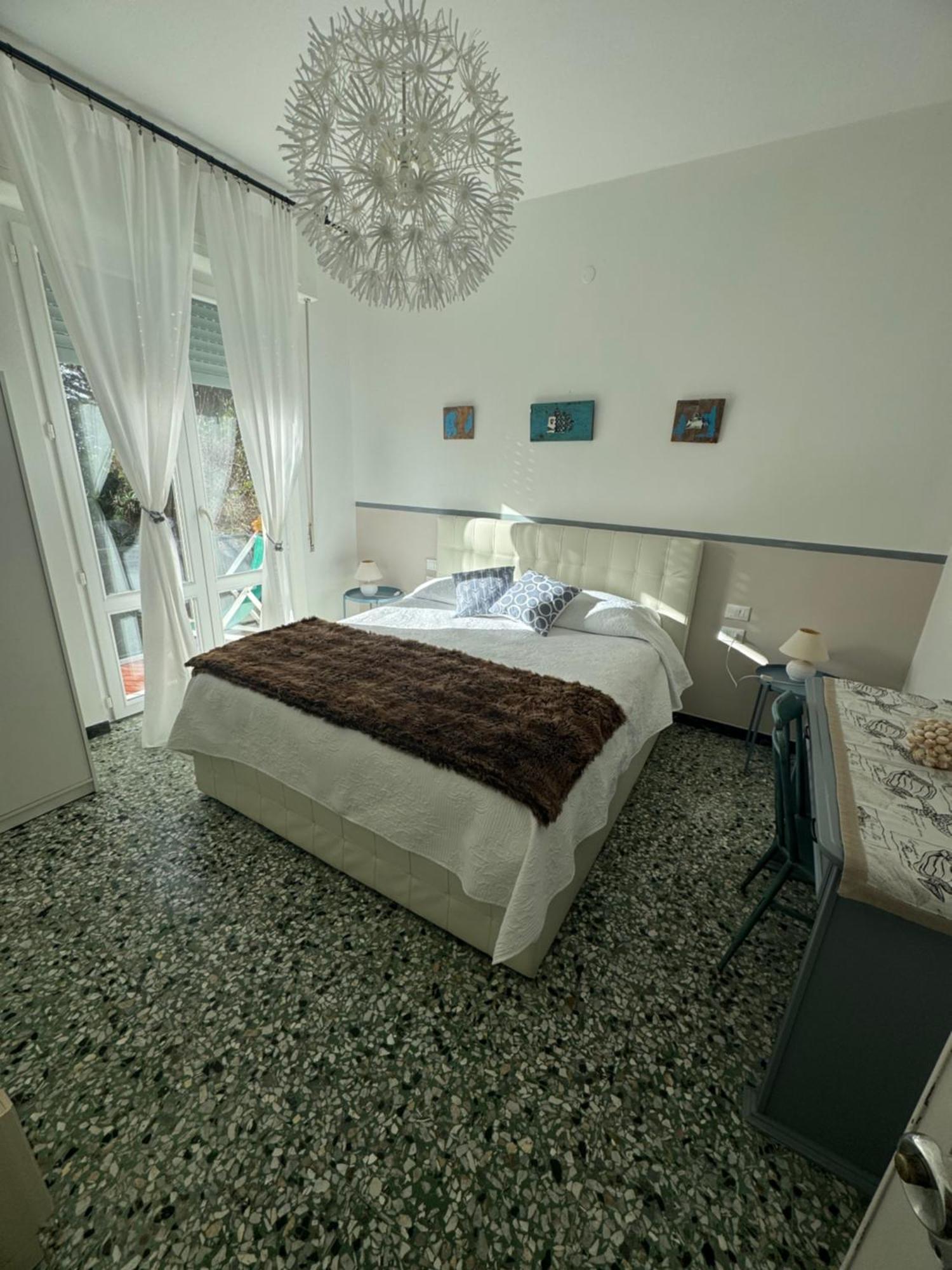 2-Bedroom Sunny Sea View With Balcony, La Casa Di Christine Монтероссо-аль-Маре Экстерьер фото